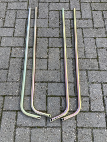 Cabin upright support poles